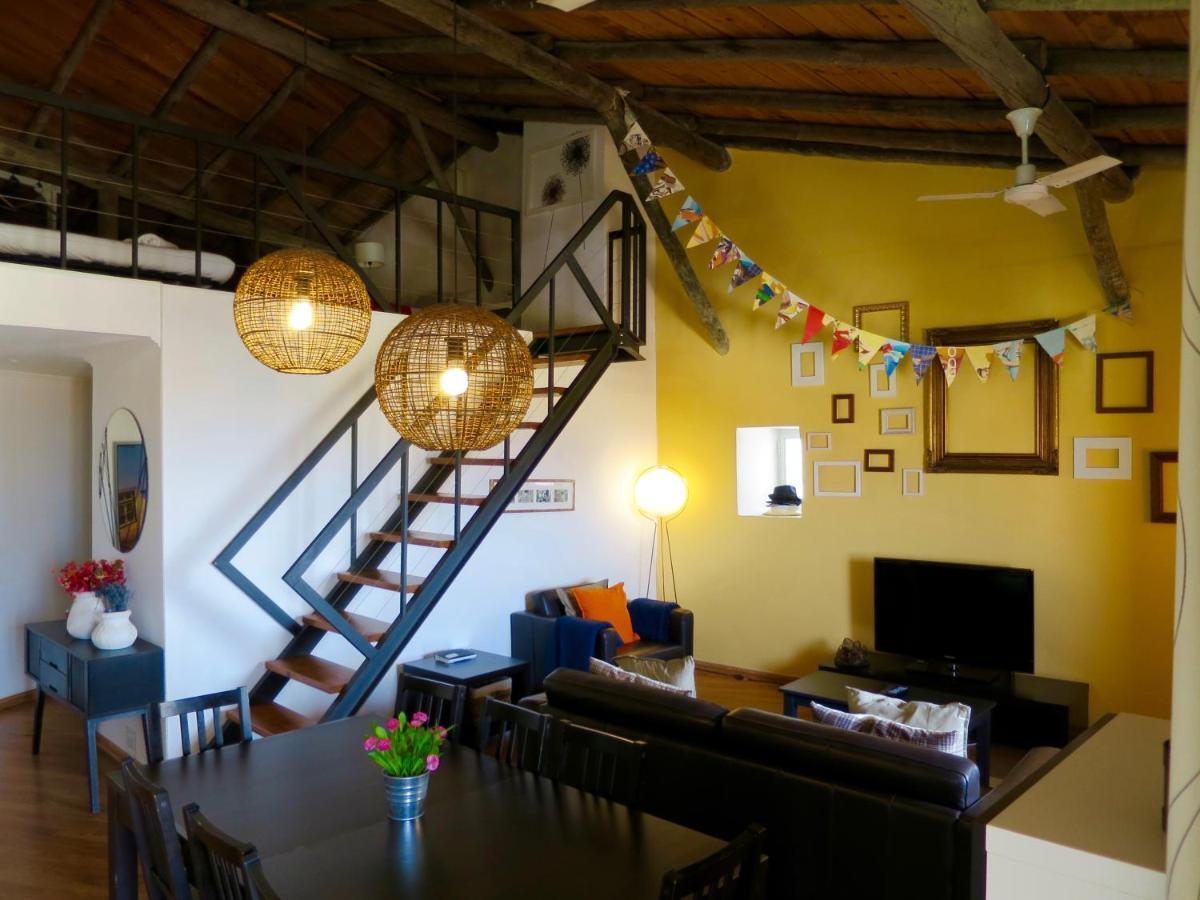 Flat With Terrace And River View - Se4 Apartment