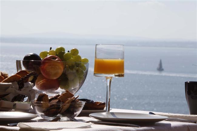 Flat With Terrace And River View - Se4 * Lissabon