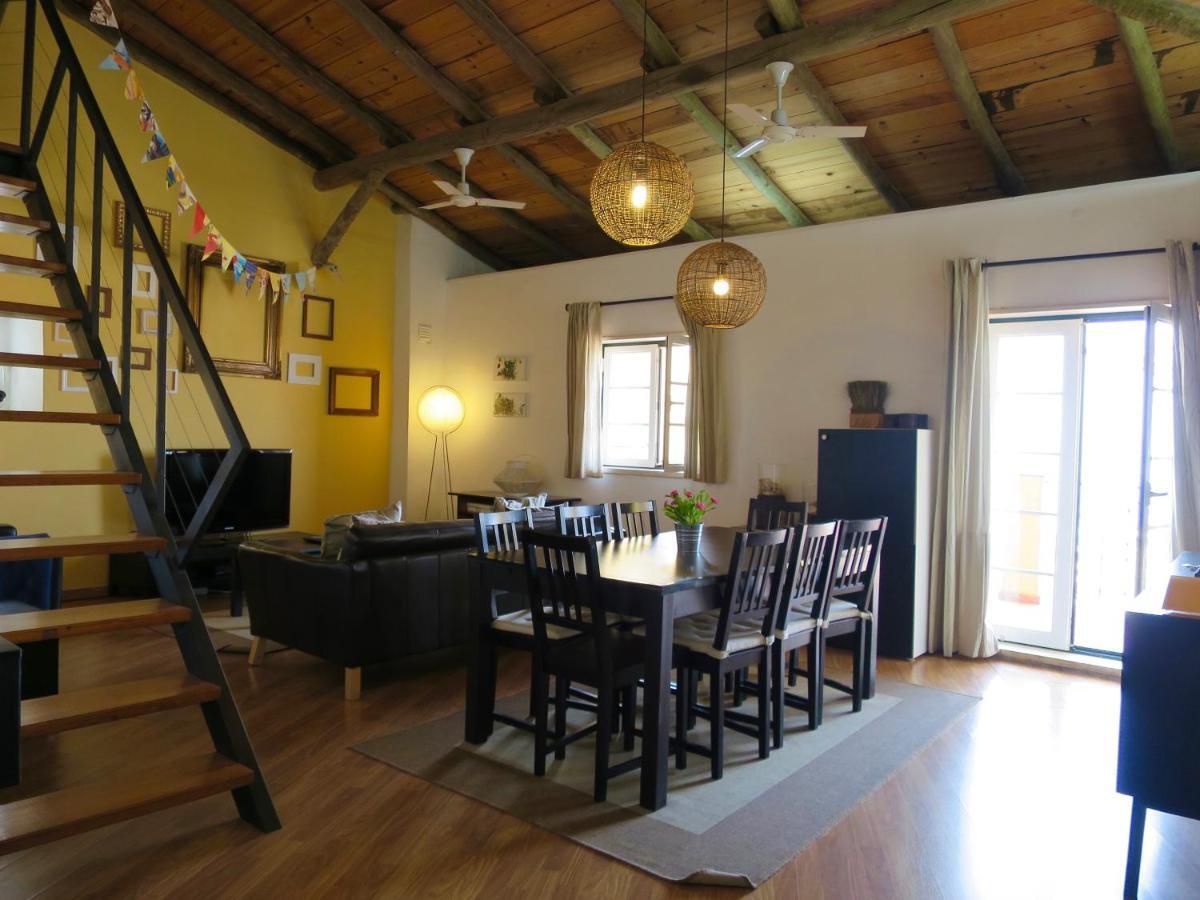 Flat With Terrace And River View - Se4 Apartment